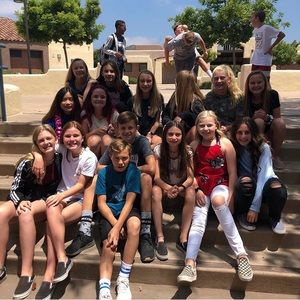 Meet your Posher, Amaris